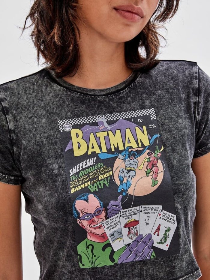 Camiseta Guess Front Batman Print Crop Mujer Negros | SE-105458