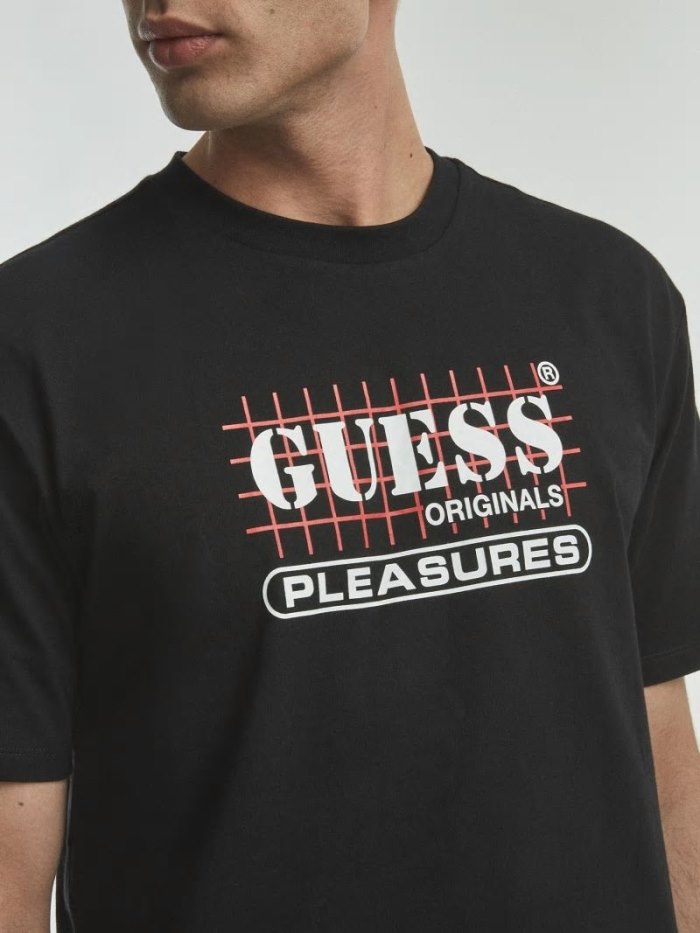 Camiseta Guess Front Logo Hombre Negros | SE-058386